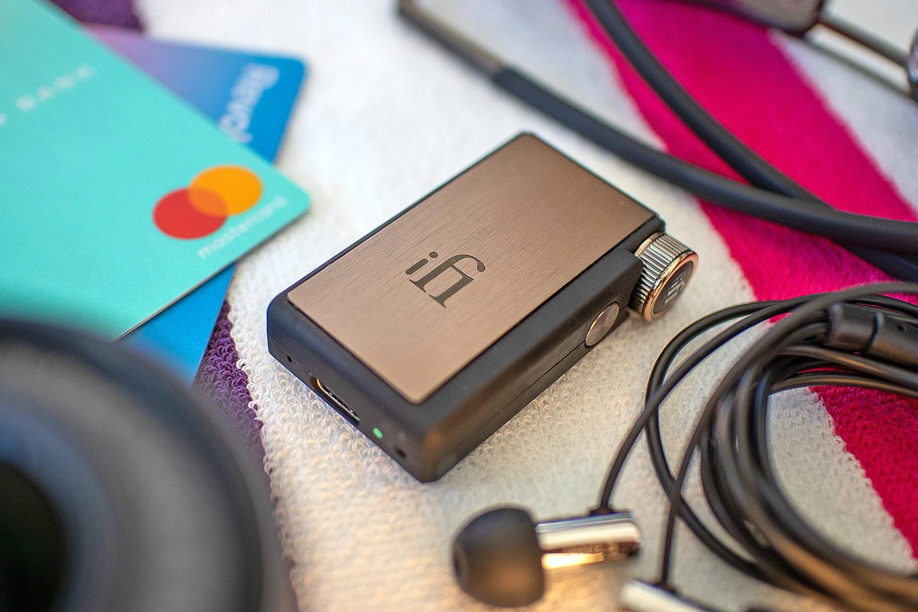 iFi GO blu - Hi-Res Portable Bluetooth DAC with Audeze LCD-2 Classic Headphones Bundle - Image 8