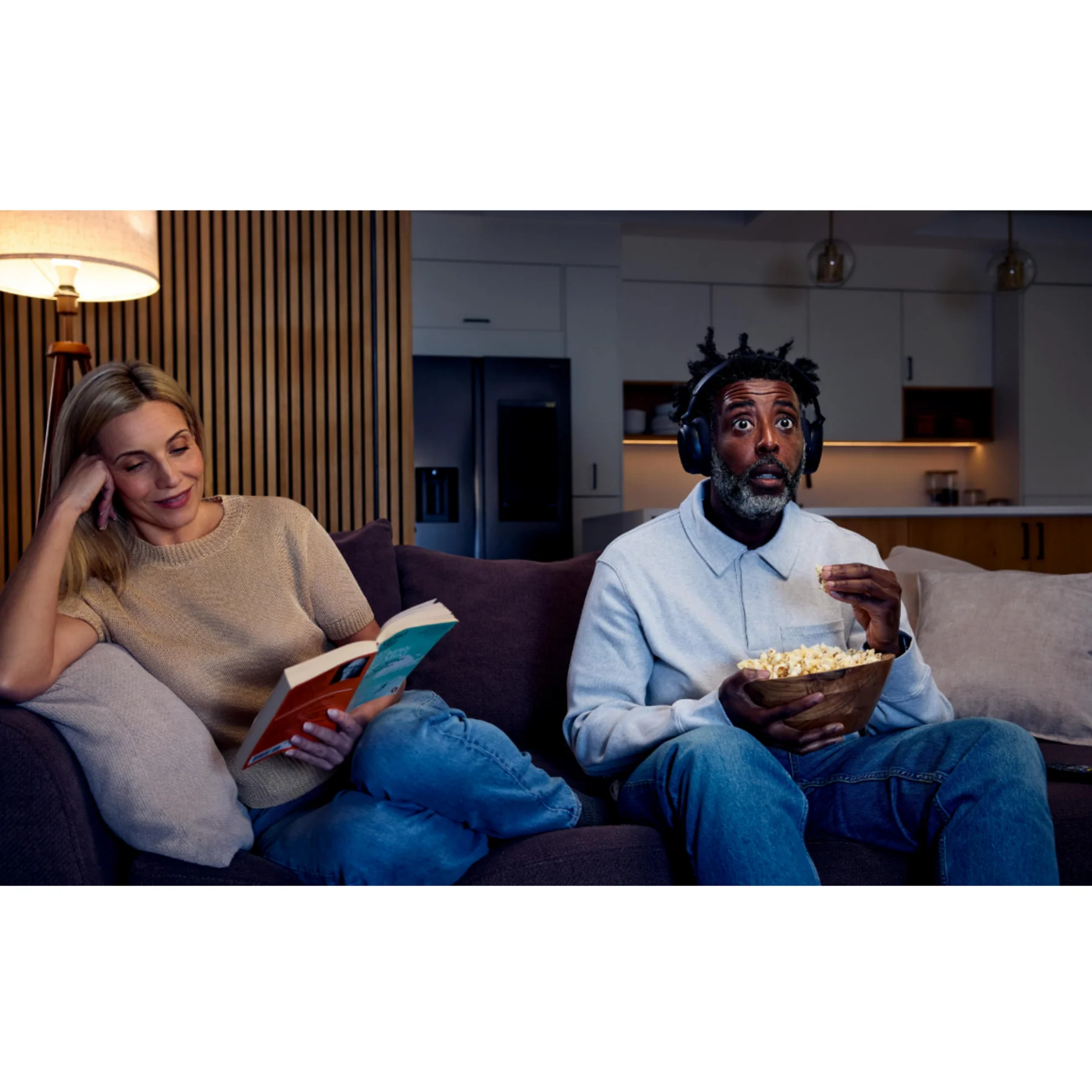 Sennheiser RS 275 TV Headphones with BTA1 Auracast™ Transmitter - Image 8